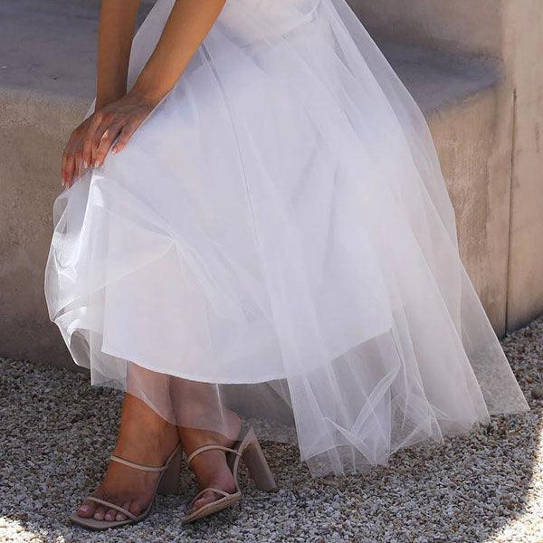 Elegant Long Dress with Straps in Chiffon for a Modern Princess Party