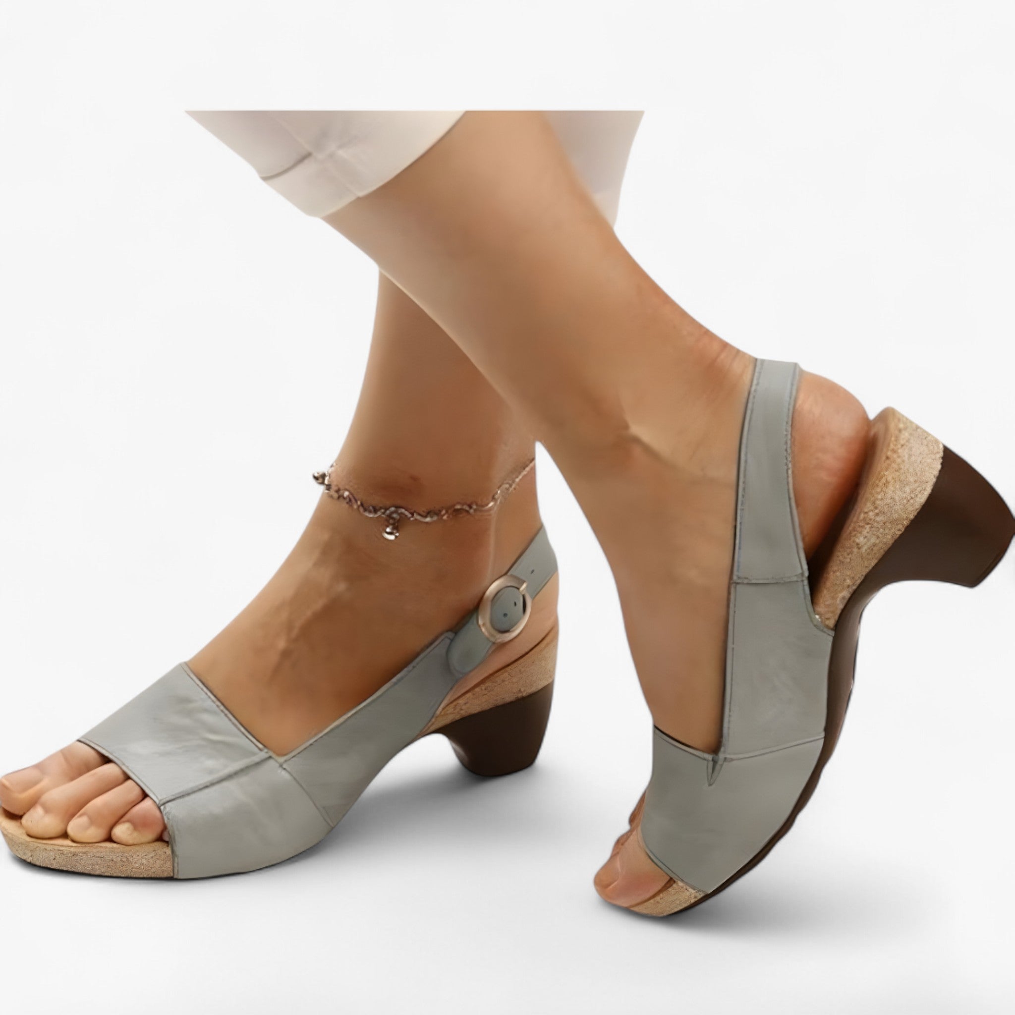 Emilia | Elegant sandal with a mid-height heel and back strap