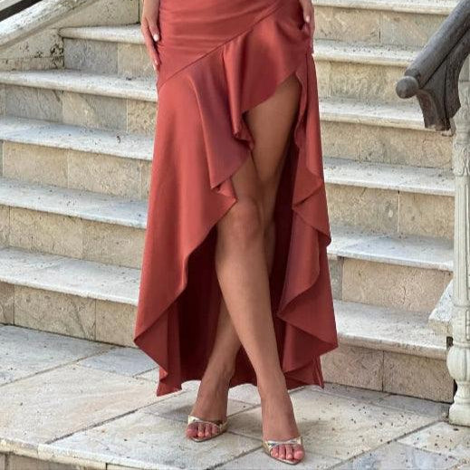 Elegant Maxi Dress with Halter Neckline and Backless Design with Ruffles