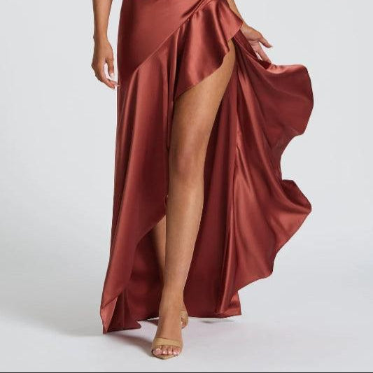 Elegant Maxi Dress with Halter Neckline and Backless Design with Ruffles
