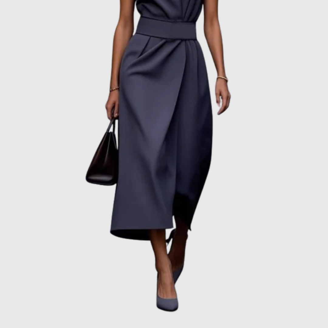 Clarimond: Timeless, Elegant Round-Neck Dress