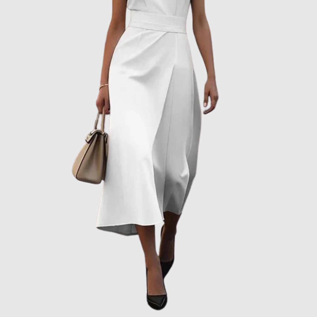 Clarimond: Timeless, Elegant Round-Neck Dress
