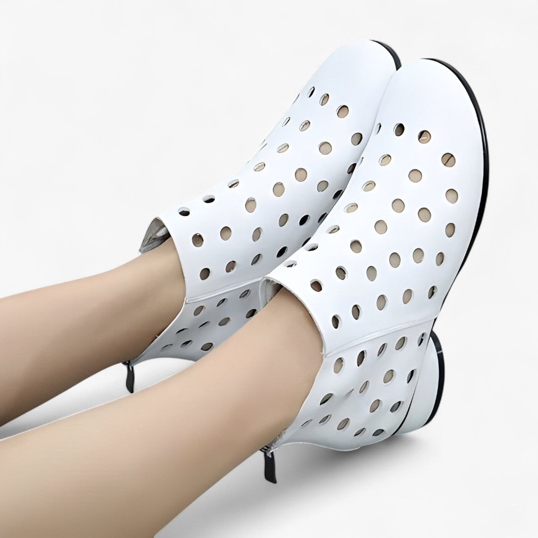 Jane | Breathable boots with a heel and back zipper