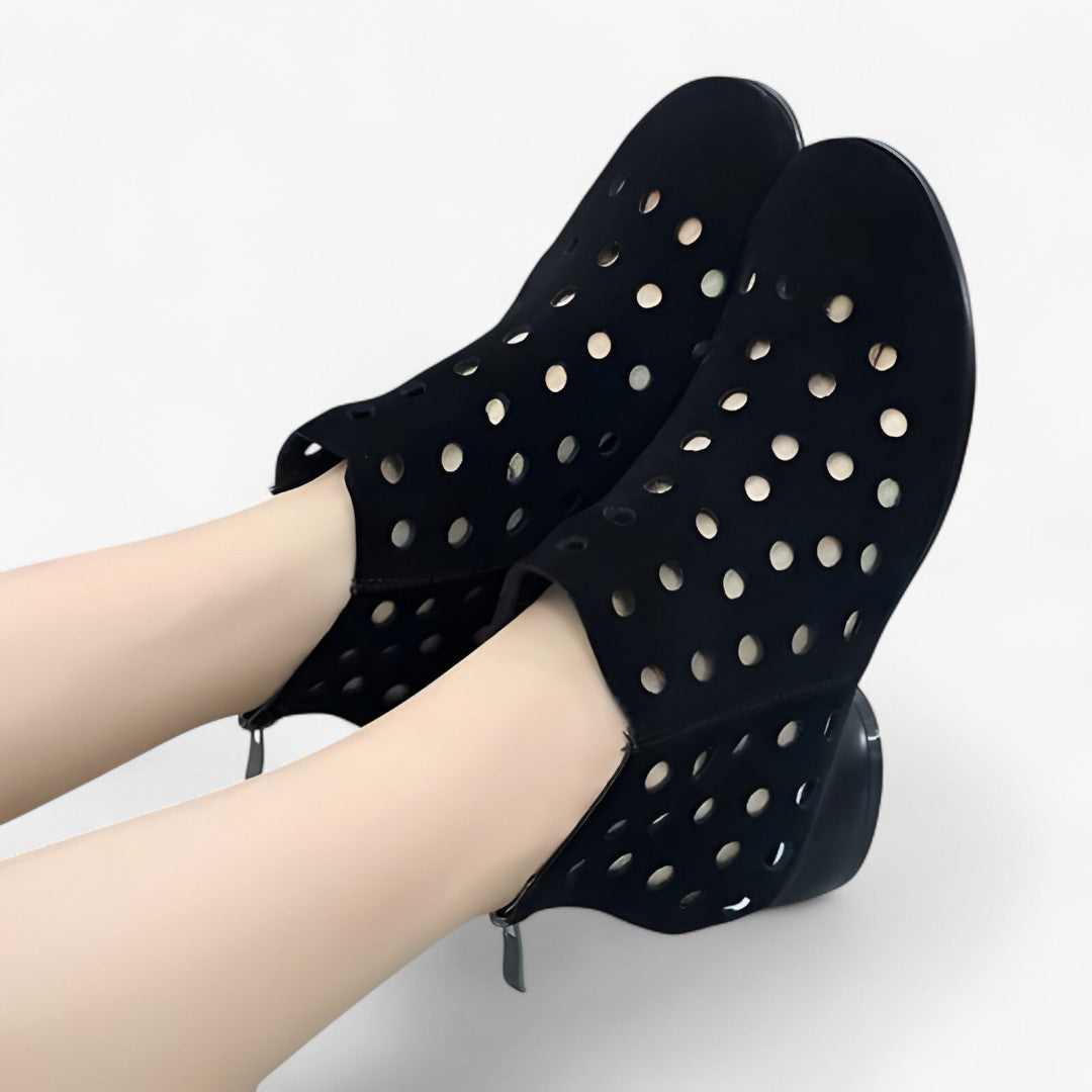 Jane | Breathable boots with a heel and back zipper