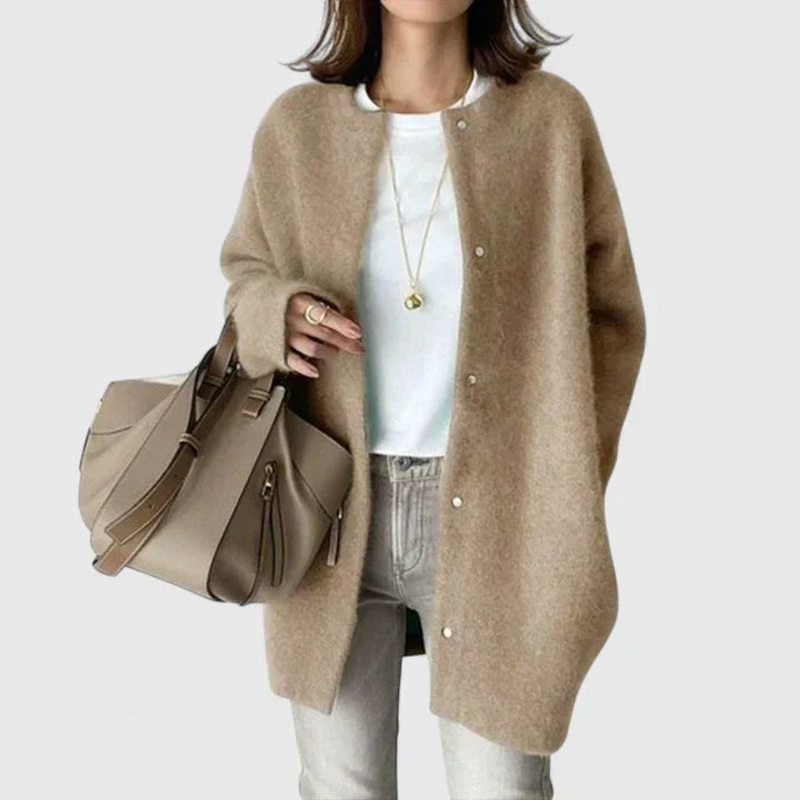 Elegant Cardigan — Timeless Style with Cozy Comfort