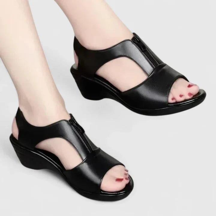 Nerisse: Effortless Chic Sandals