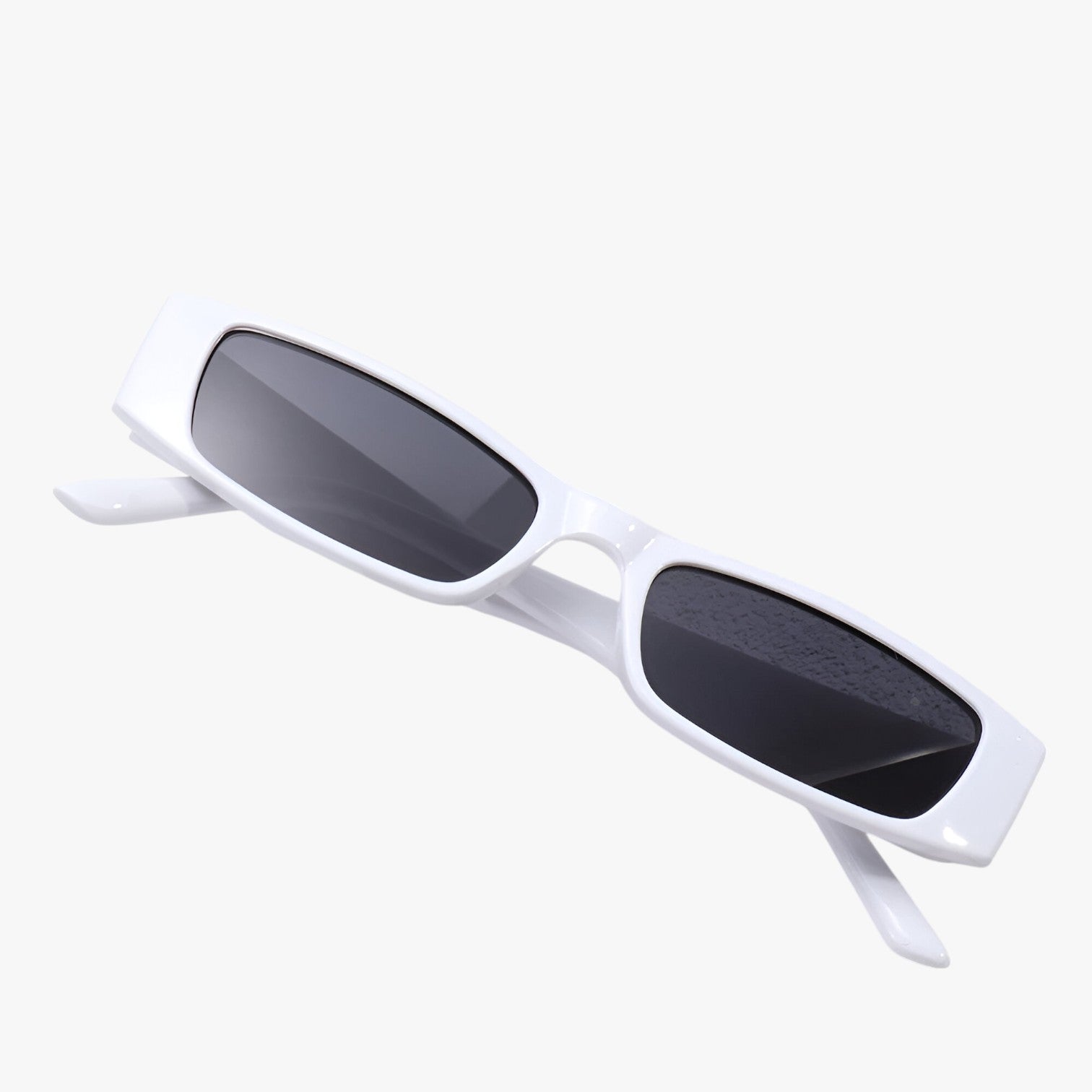 Lenora: Retro Slim Cat-Eye Sunglasses – Bold Style with UV Protection
