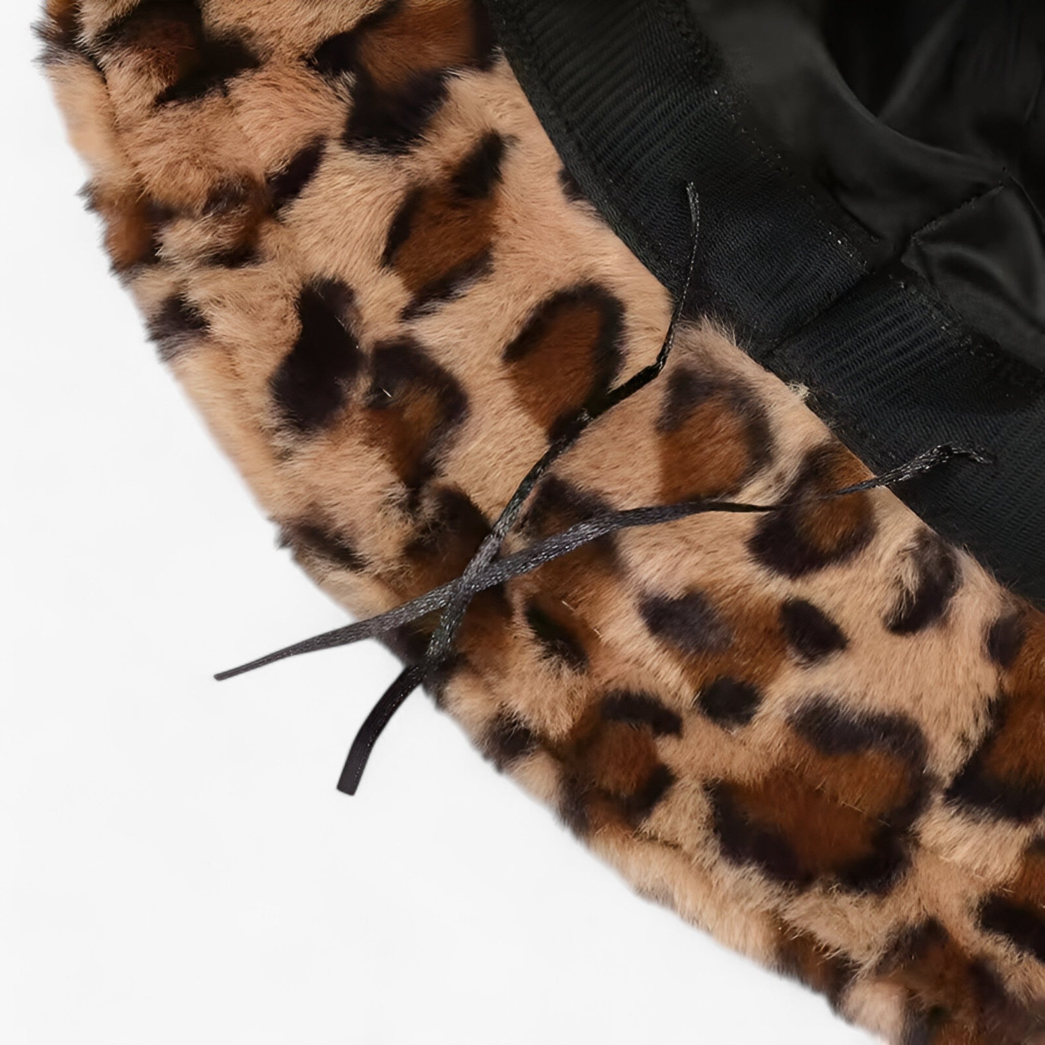 Livia | Bucket Hat with leopard print - trendy and comfortable