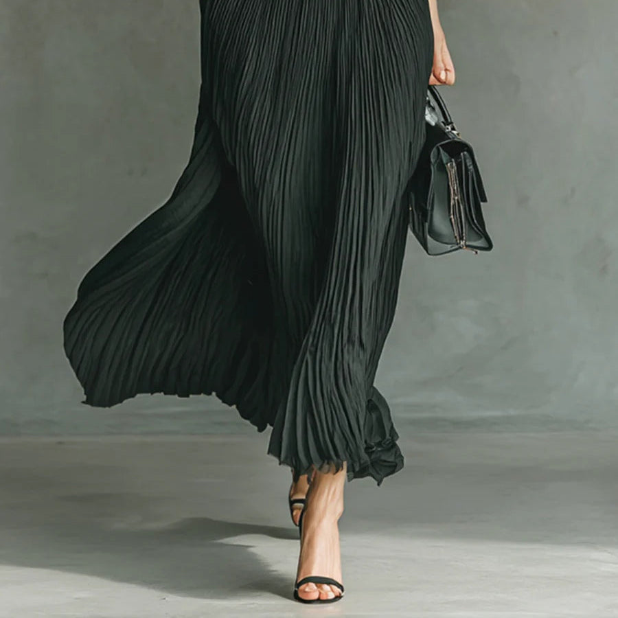 Maéline - Chic, Figure-Flattering Fitted-Waist Dress