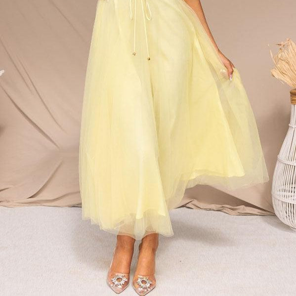 Elegant Maxi Dress with Straps in Chiffon for a Modern Princess Party