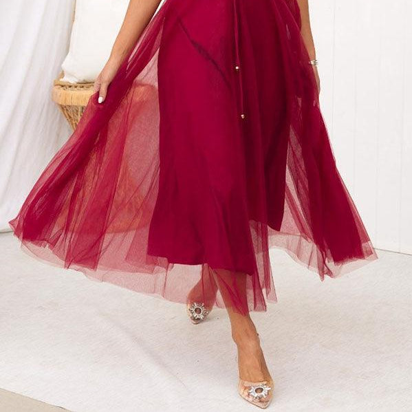 Elegant Long Dress with Straps in Chiffon for a Modern Princess Party