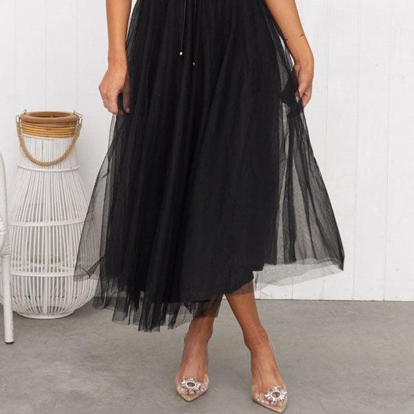 Elegant Long Dress with Straps in Chiffon for a Modern Princess Party