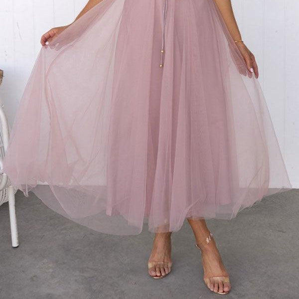 Elegant Maxi Dress with Straps in Chiffon for a Modern Princess Party