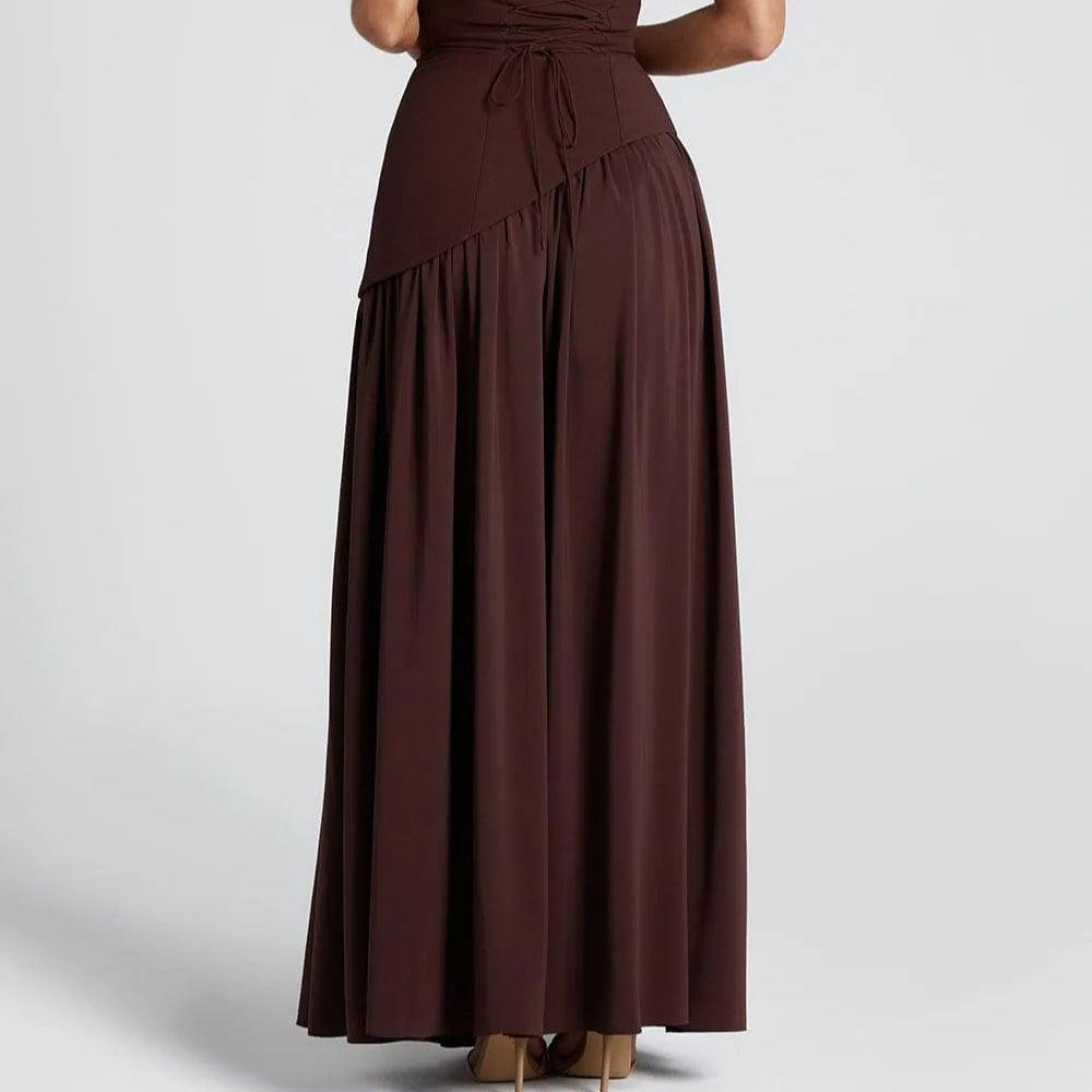 Long strapless dress with slit and elegant ribbon