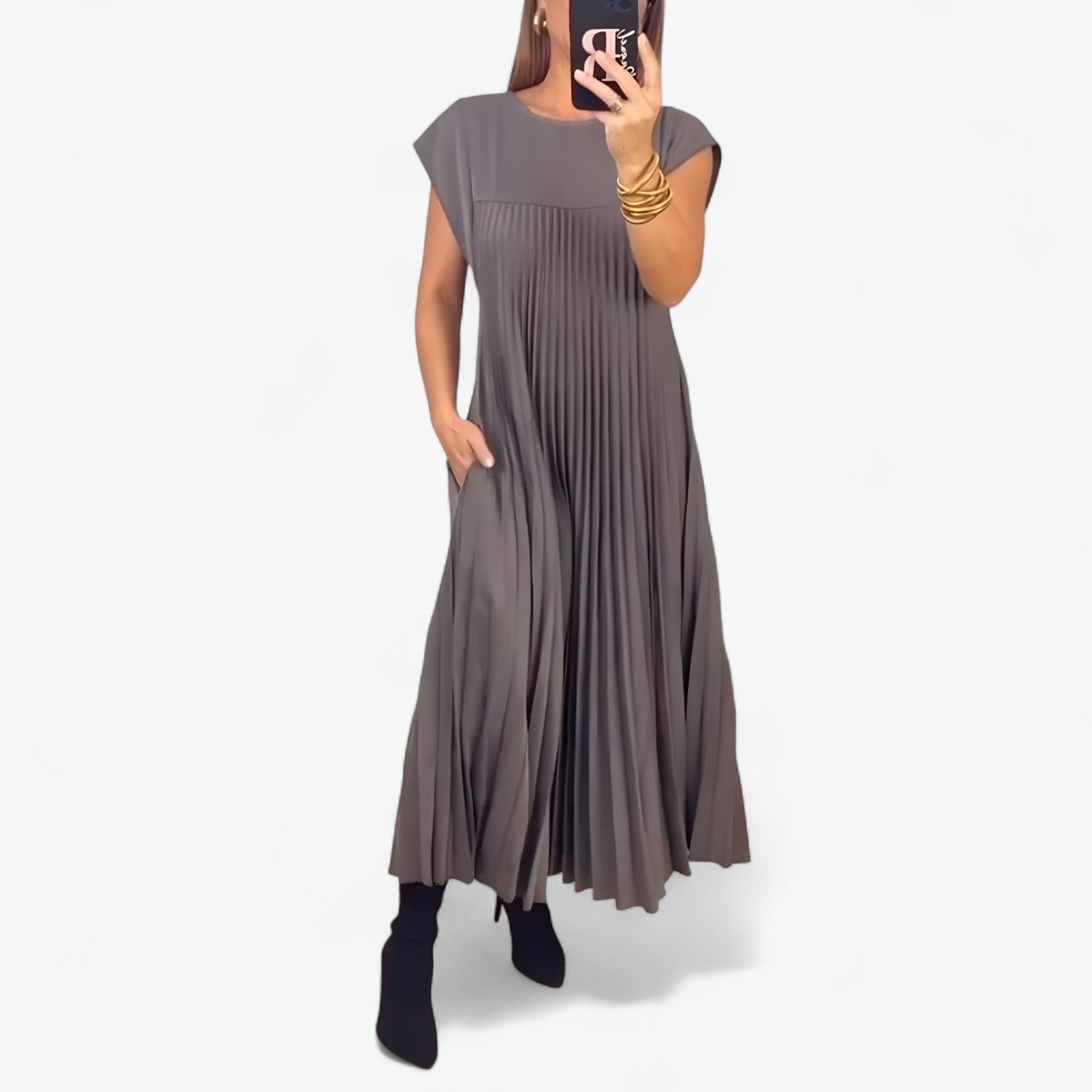 Aduana | Sleeveless dress with elegant pleats – sophisticated and flattering fit