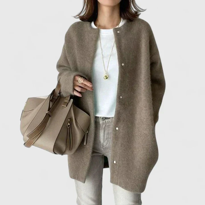 Elegant Cardigan — Timeless Style with Cozy Comfort