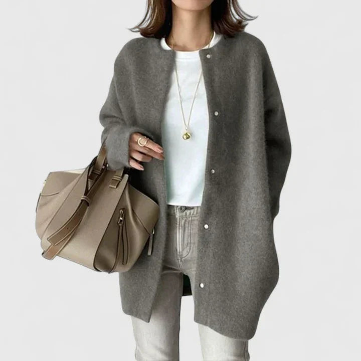 Elegant Cardigan — Timeless Style with Cozy Comfort